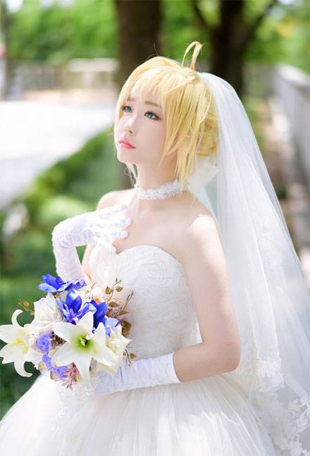 Cosplay福利/螺旋猫Tomia《Fate》Saber婚纱Cos