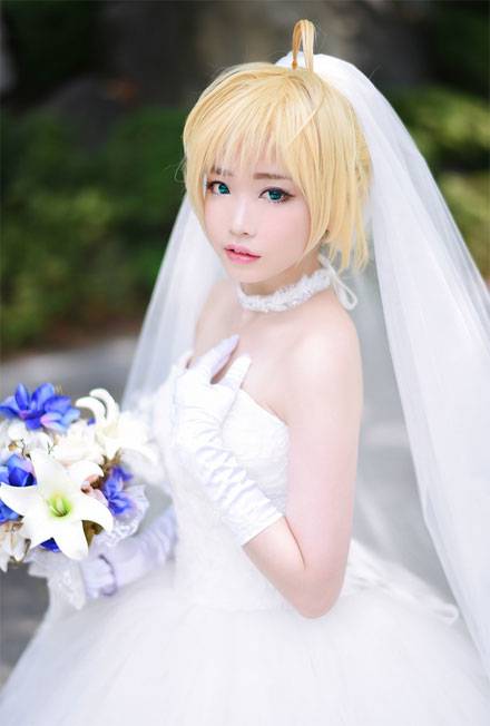 Cosplay福利/螺旋猫Tomia《Fate》Saber婚纱Cos