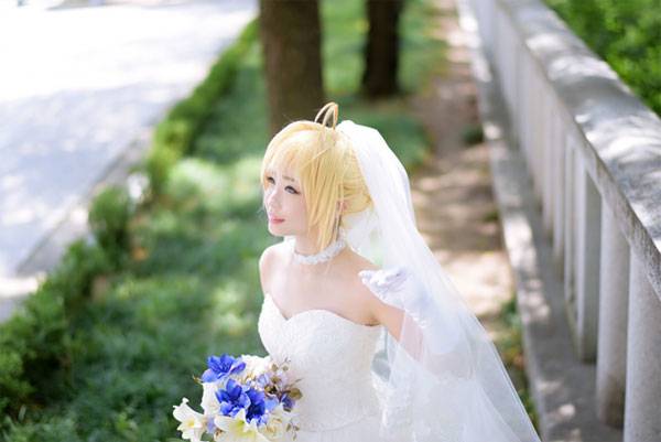 Cosplay福利/螺旋猫Tomia《Fate》Saber婚纱Cos