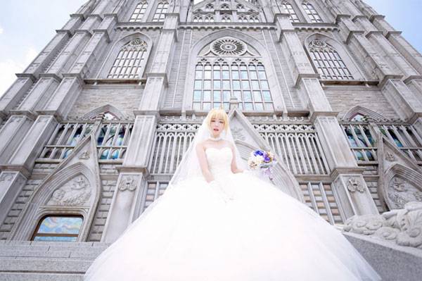 Cosplay福利/螺旋猫Tomia《Fate》Saber婚纱Cos