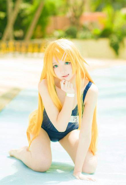 Cosplay福利/《轻音少女》秋山澪比基尼COS