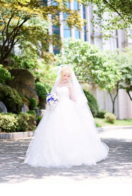 Cosplay福利/螺旋猫Tomia《Fate》Saber婚纱Cos