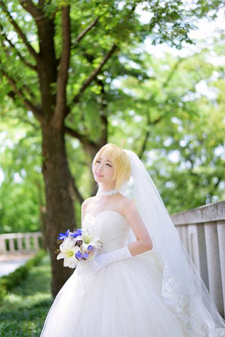 Cosplay福利/螺旋猫Tomia《Fate》Saber婚纱Cos