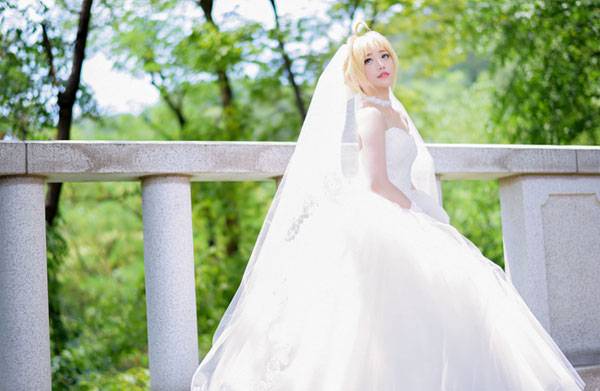 Cosplay福利/螺旋猫Tomia《Fate》Saber婚纱Cos