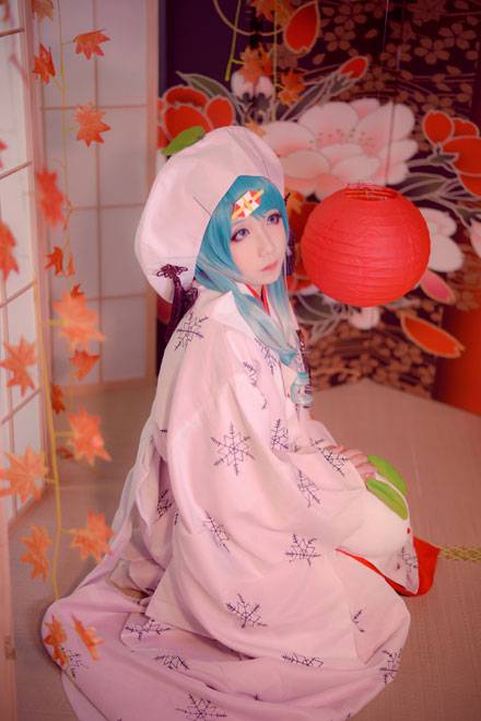 Cosplay福利/《VOCALOID》 初音白无垢COS