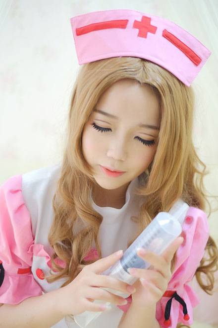 Cosplay福利/《叛逆的鲁鲁修》娜娜莉护士装COS