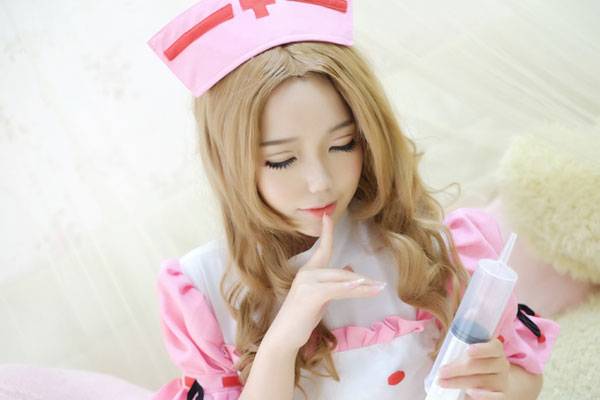Cosplay福利/《叛逆的鲁鲁修》娜娜莉护士装COS
