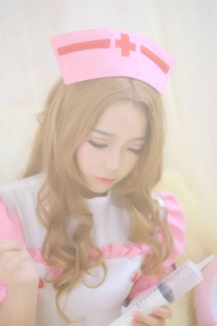 Cosplay福利/《叛逆的鲁鲁修》娜娜莉护士装COS