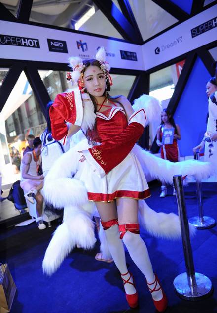 Cosplay福利/2015CJ新国际展馆于芷晴九尾妖狐COS