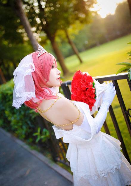 Cosplay福利/萌妹西木野真姬婚纱COS