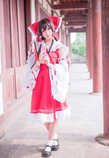 Cosplay福利/《东方Project》博丽灵梦Cos