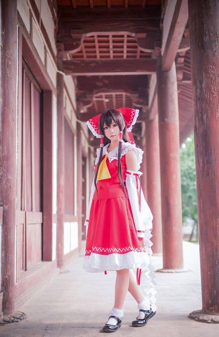 Cosplay福利/《东方Project》博丽灵梦Cos