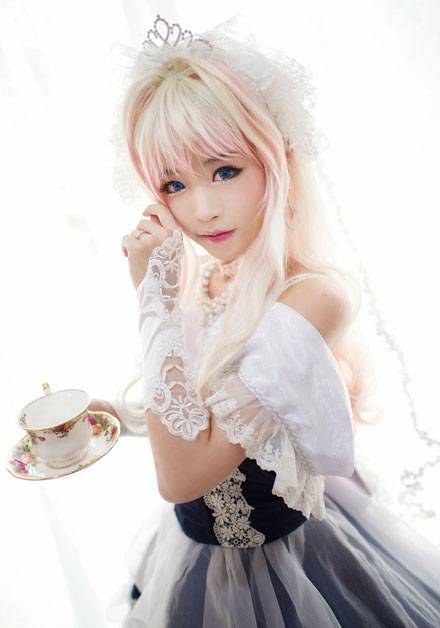Cosplay福利/螺旋猫Tomia雪莉露婚纱Cosplay