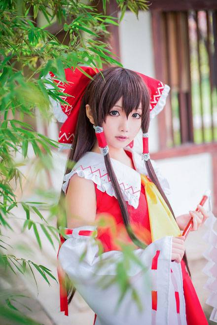 Cosplay福利/《东方Project》博丽灵梦Cos