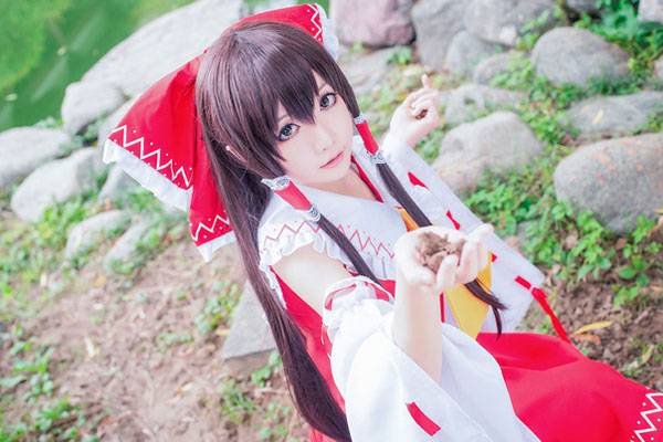 Cosplay福利/《东方Project》博丽灵梦Cos