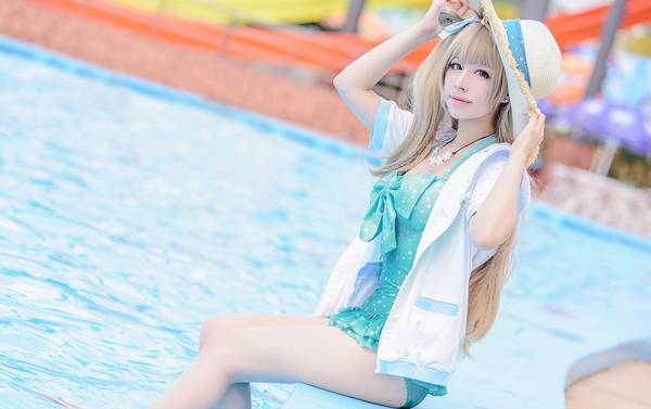 Cosplay福利/清纯萌妹南小鸟泳装神还原COS