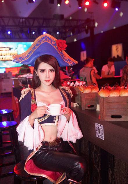 Cosplay福利/夏小薇LOL厄运小姐性感COS