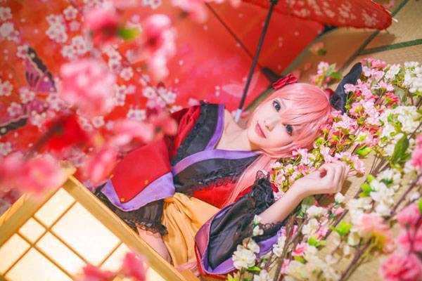 Cosplay福利/夏小薇LOL厄运小姐性感COS
