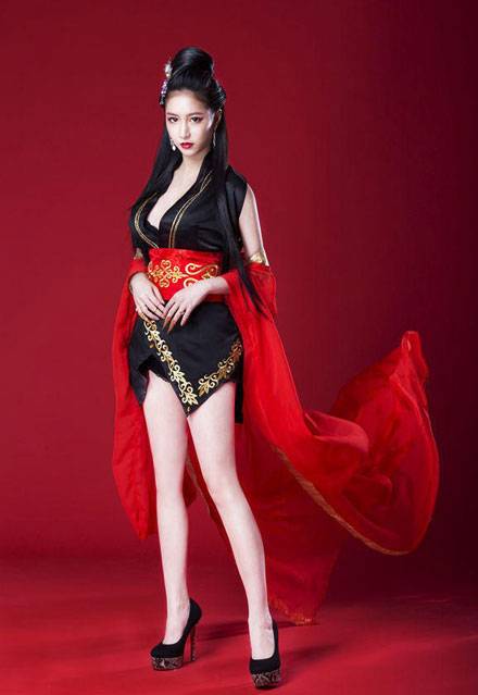 Cosplay福利/螺旋猫Tasha《盖世豪侠》东方教主Cos