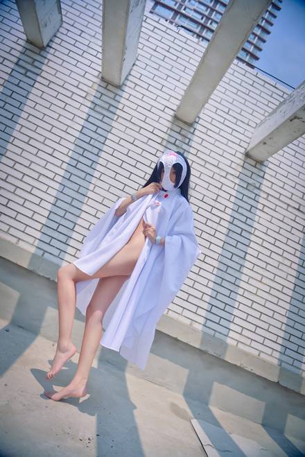 Cosplay福利/《七原罪》伊丽莎白黑丝连体衣COS