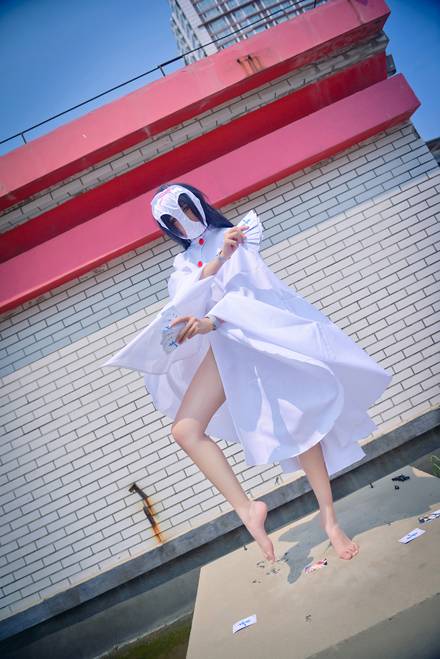 Cosplay福利/《下流梗不存在的灰暗世界》雪原之青COS