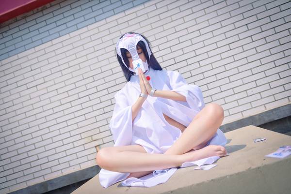 Cosplay福利/《下流梗不存在的灰暗世界》雪原之青COS