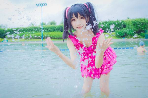Cosplay福利/东条希&矢泽妮可夏日泳装COS