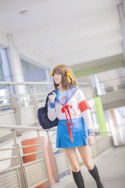 Cosplay福利/长腿萌妹凉宫春日制服COS