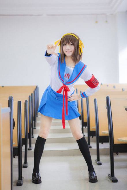 Cosplay福利/长腿萌妹凉宫春日制服COS