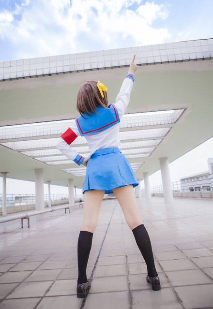 Cosplay福利/长腿萌妹凉宫春日制服COS