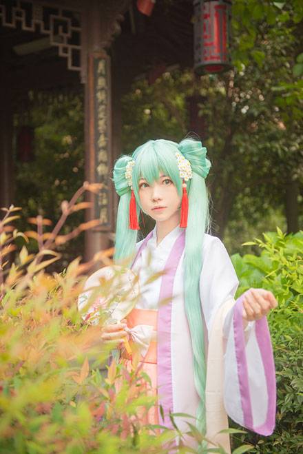 Cosplay福利/《VOCALOID》初音未来中秋明月COS