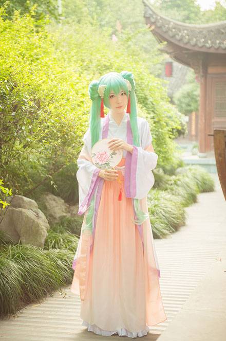 Cosplay福利/《VOCALOID》初音未来中秋明月COS