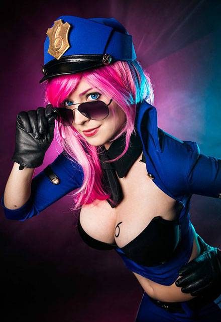 Cosplay福利/LOL皮城执法官蔚福利COS