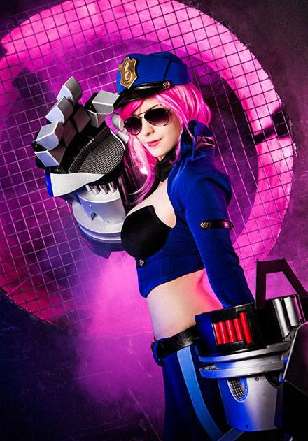 Cosplay福利/LOL皮城执法官蔚福利COS