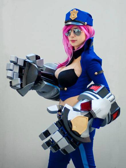 Cosplay福利/LOL皮城执法官蔚福利COS