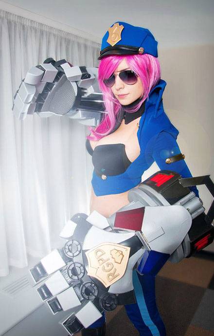 Cosplay福利/LOL皮城执法官蔚福利COS
