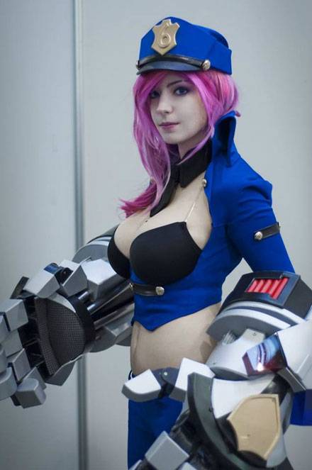Cosplay福利/LOL皮城执法官蔚福利COS