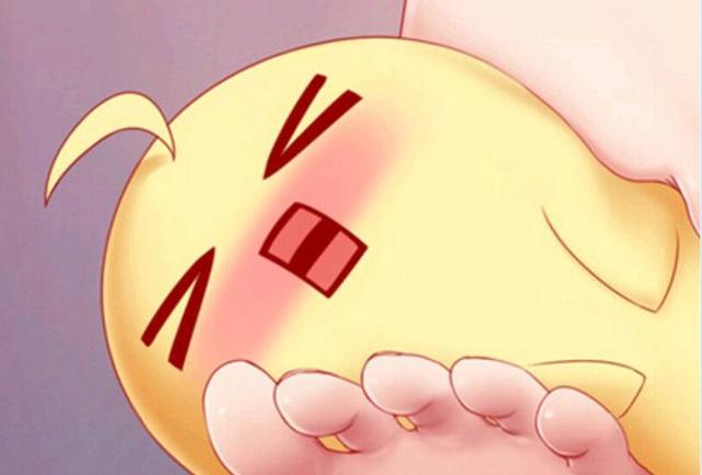 碧蓝航线三个人踩小黄鸡