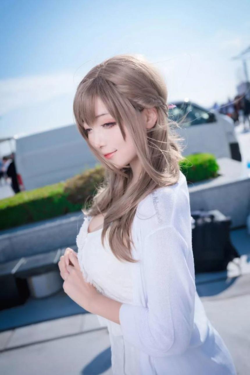 cosplay《普通攻击是全体二连击,这样的妈妈你喜欢吗?》