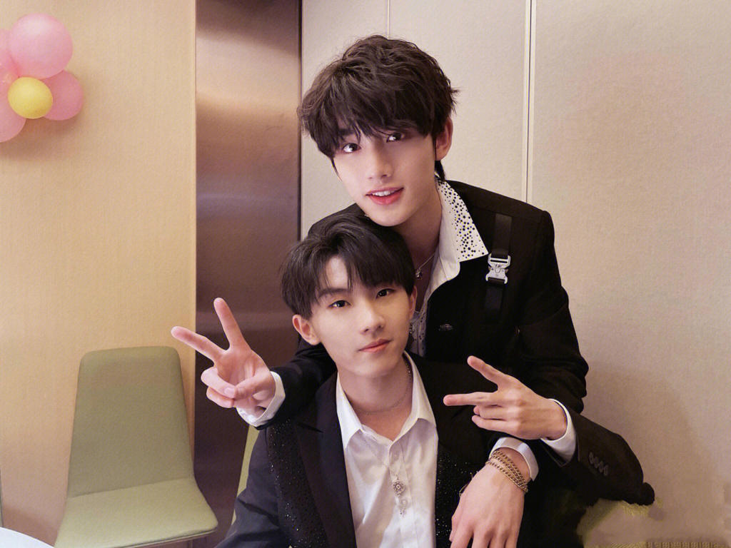 archiveofown祺鑫道具车文图本子