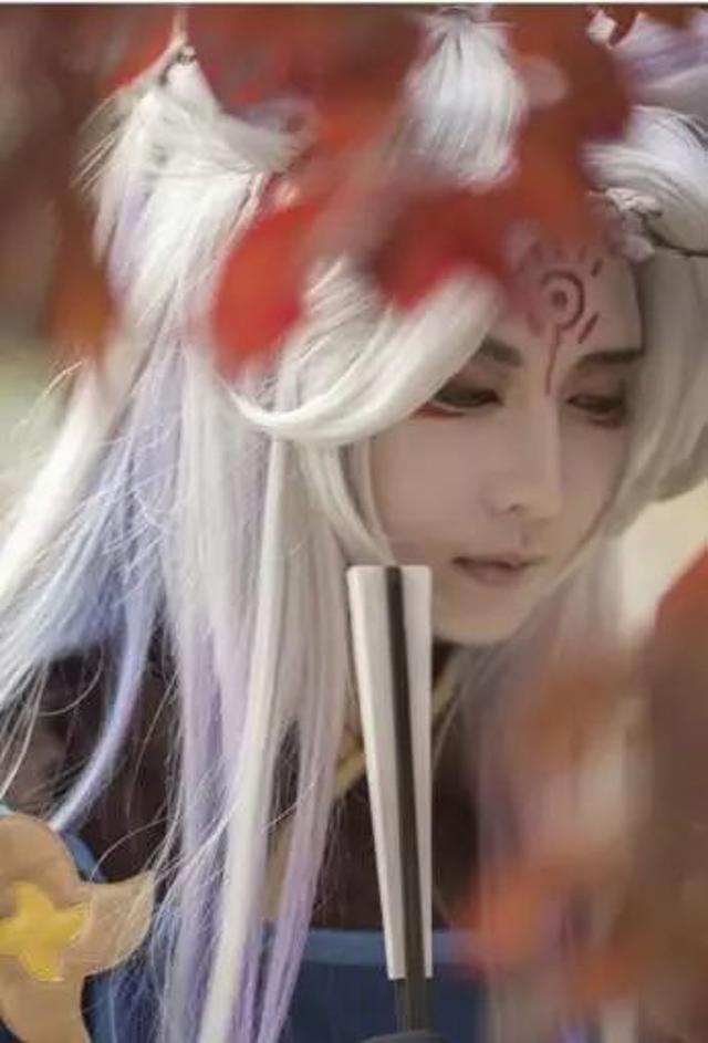 听说二次元角色穿越到现实世界了?