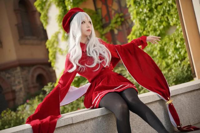 cos:fgo 卡莲 “我能否担任爱的传教士……真是期待呢.”