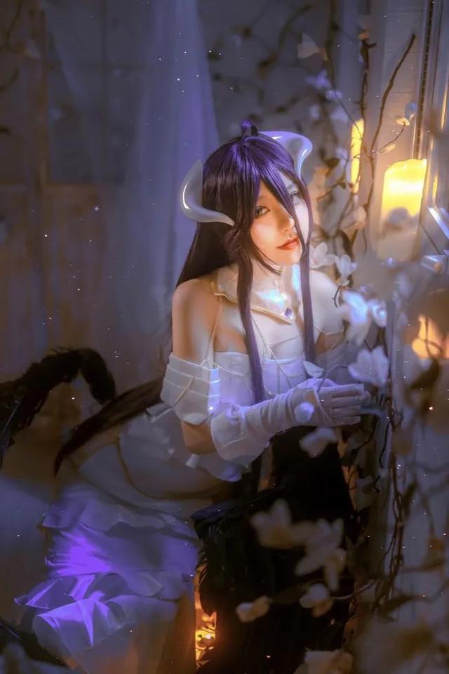 cos: OVERLORD 雅儿贝德 “女神一般的微笑看起来也像隐藏内心的面具”