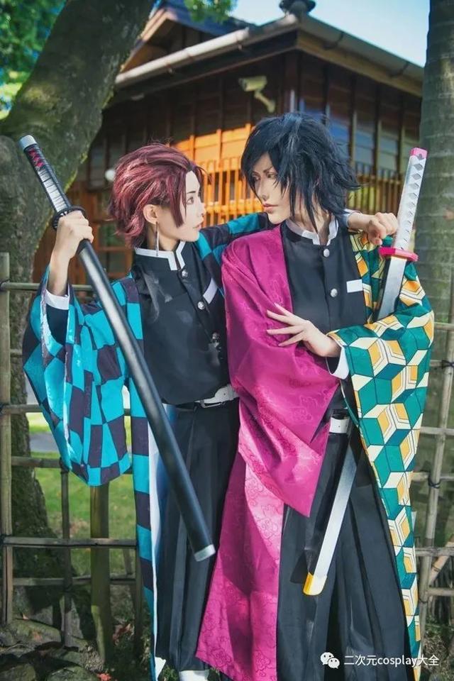 《鬼灭之刃》炭治郎,富冈义勇cos,日常互动和打斗太甜啦!