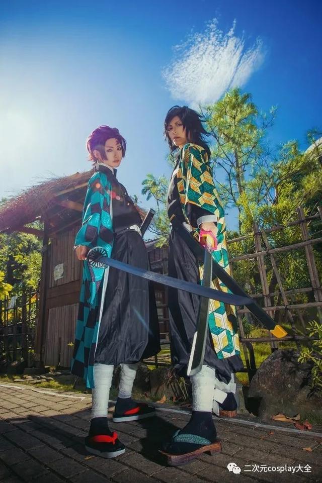 《鬼灭之刃》炭治郎,富冈义勇cos,日常互动和打斗太甜啦!