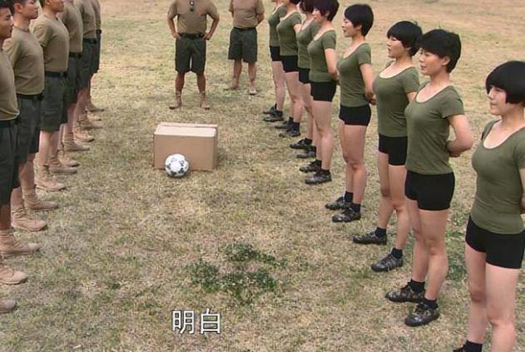 火凤凰原创女主小蜜蜂百合本子