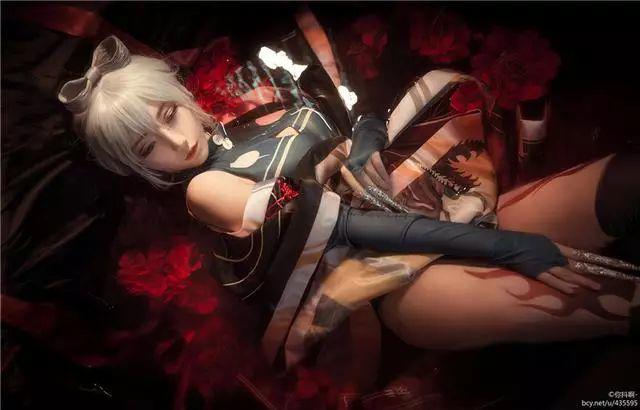 看腿!《VOCALOID》洛天依红颜祸水妲己的COSPLAY欣赏