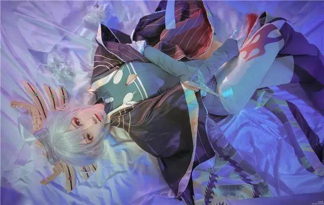 看腿!《VOCALOID》洛天依红颜祸水妲己的COSPLAY欣赏