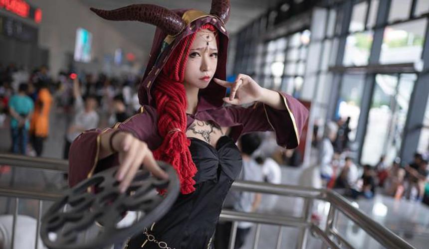 第五人格祭祀同人cosplay我受神明的指引送你上椅子